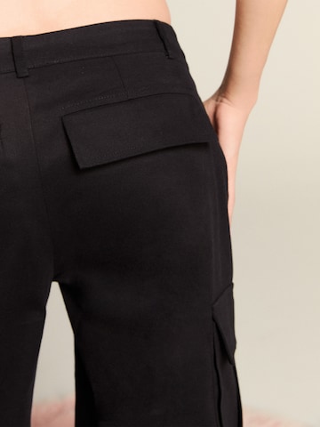 LENI KLUM x ABOUT YOU Loose fit Cargo Pants 'Leona' in Black