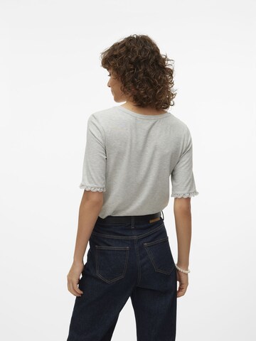 T-shirt 'DALIA' VERO MODA en gris