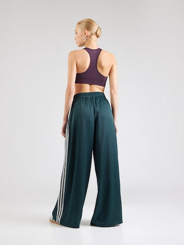 ADIDAS ORIGINALS - Pierna ancha Pantalón 'Adicolor' en verde
