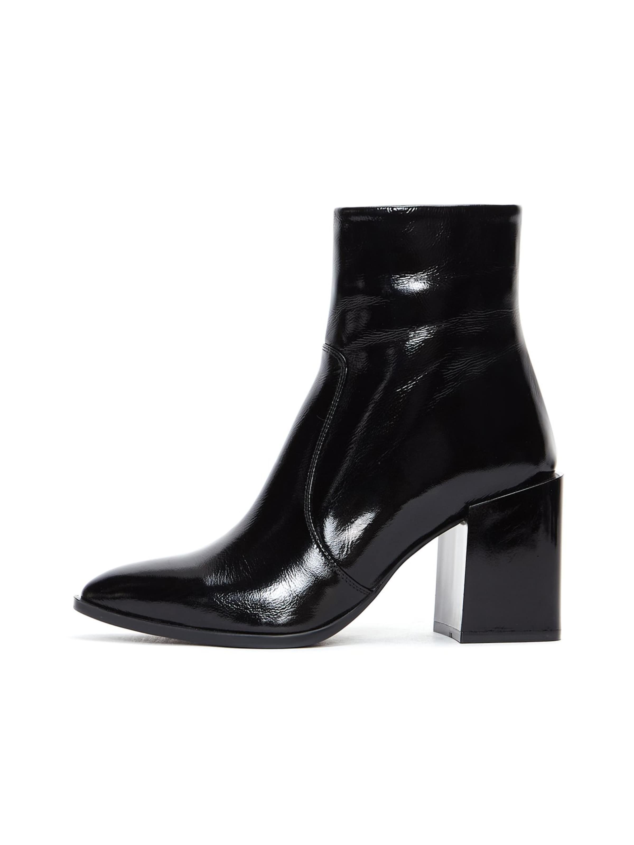 Ankle boots di Derimod in nero: frontale