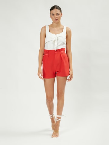 Influencer Loose fit Pleat-Front Pants in Red