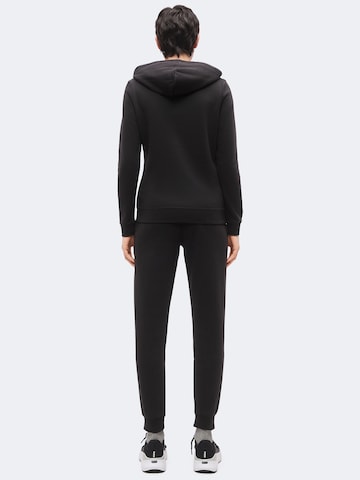 PUMA Treenipuku värissä musta