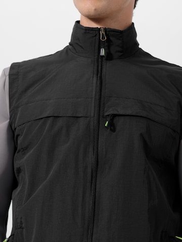 YOUTHUP Vest in Black