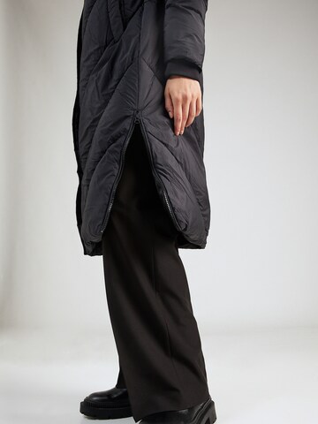 Palton de iarnă 'MIA' de la Pepe Jeans pe negru