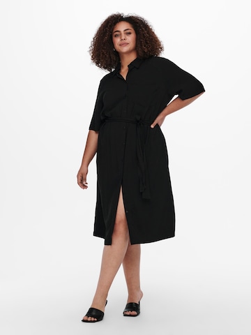 Robe-chemise 'Vistala' ONLY Carmakoma en noir