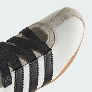 Baskets basses 'Tokyo' ADIDAS ORIGINALS en blanc