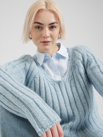 ABOUT YOU Pullover  'Victoria' in Blau