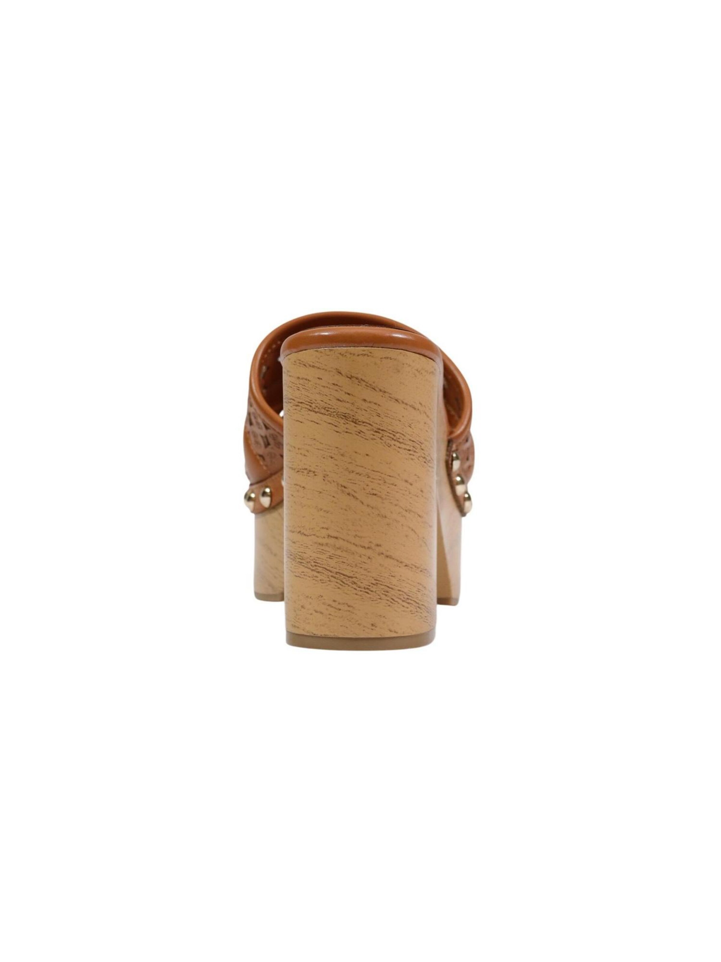 Décolleté 'QUILL2 FLJ2LL LEA04' di GUESS in marrone