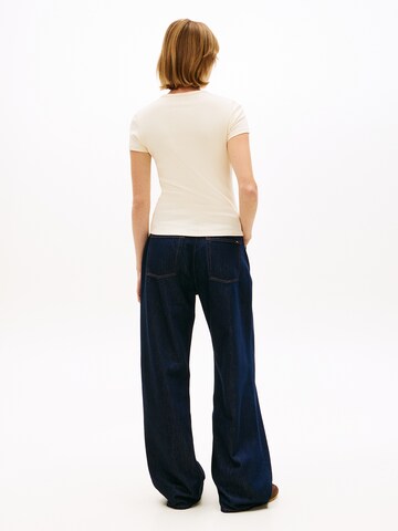 Tommy Jeans - Camiseta 'ESSENTIAL' en beige