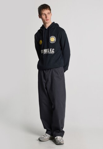 Lyle & Scott Sweatshirt 'Sunnies FC Graphic' in Blue