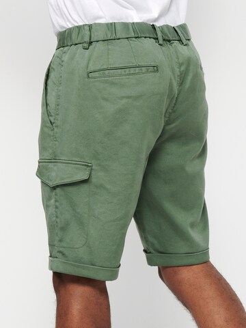 KOROSHI Regular Shorts in Grün