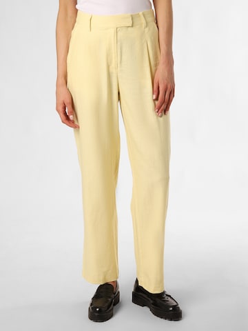 Ipuri Regular Pleat-Front Pants in Yellow: front