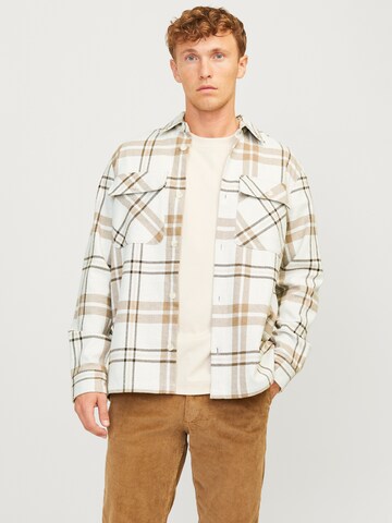 Fit confort Chemise 'JPRRaymond' JACK & JONES en blanc : devant