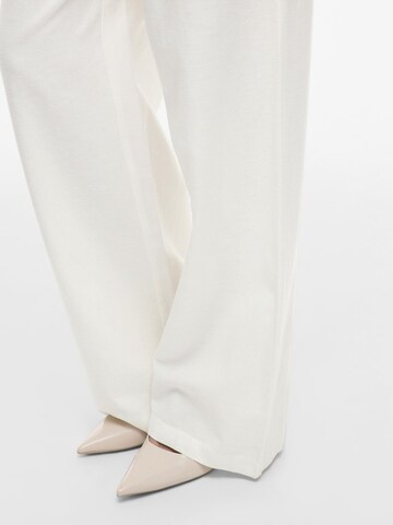 VILA Loose fit Trousers in White