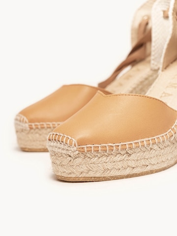 Sandalo 'Alpargata Cuña 10 cm' di Alhamas in beige