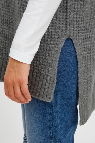 b.young Strickweste in Grau