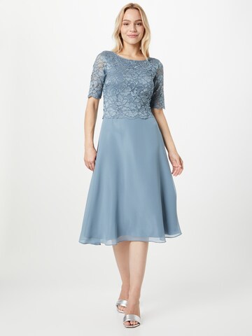 Robe de cocktail Vera Mont en bleu : devant