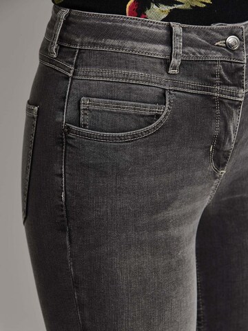 MADELEINE Slimfit Jeans in Grijs