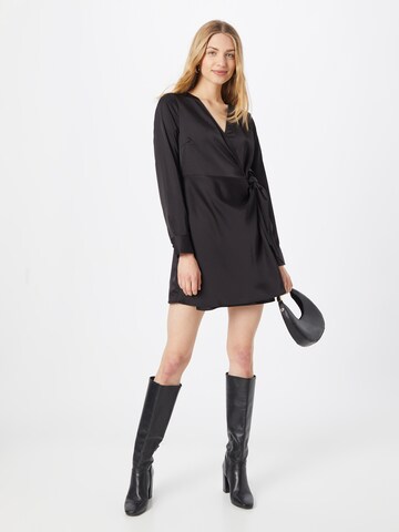 Robe 'YVONNE' SOMETHINGNEW en noir