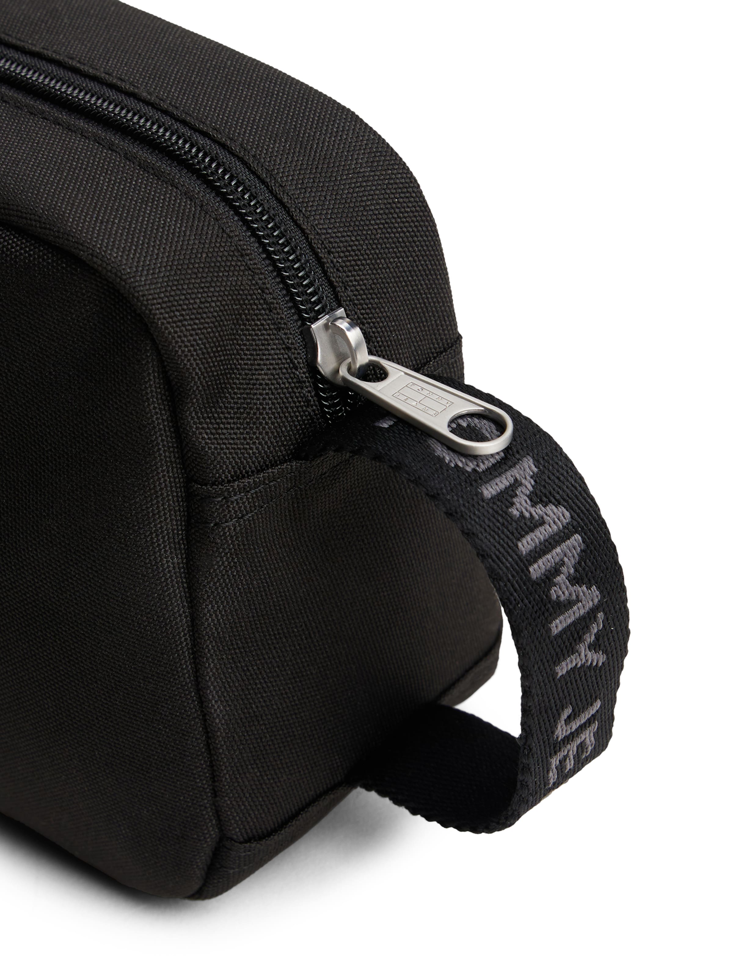 Trousses de toilette 'ESS DAILY' Tommy Jeans en noir