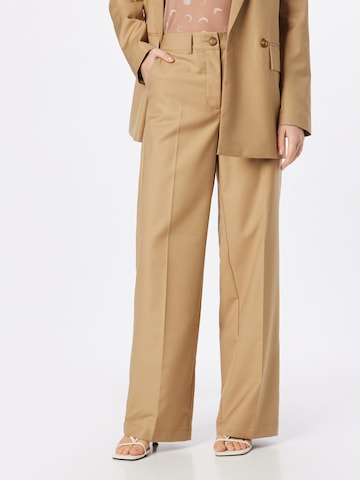 Sofie Schnoor Wide leg Trousers with creases in Beige: front