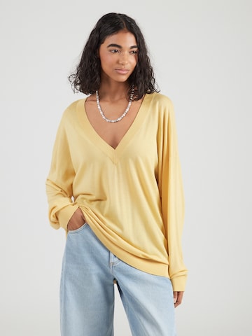 Pull-over & Other Stories en jaune : devant