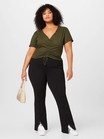 Maglietta 'Nuria Shirt' di ABOUT YOU Curvy in verde