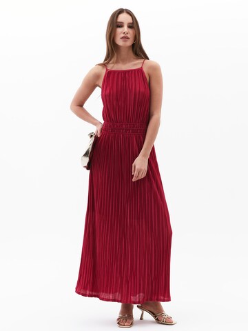 Robe de soirée OXXO en rouge