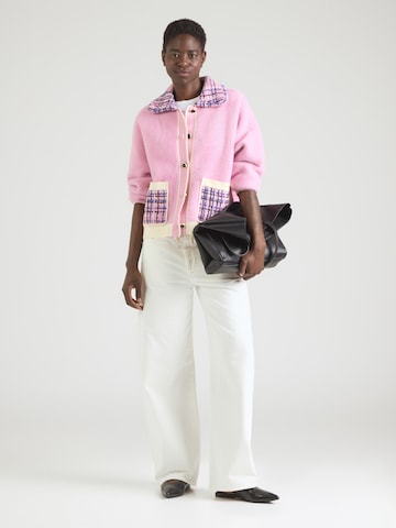 Geacă tricotată 'JOILU' de la Essentiel Antwerp pe roz