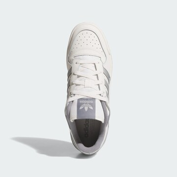 Baskets basses 'Forum' ADIDAS ORIGINALS en blanc