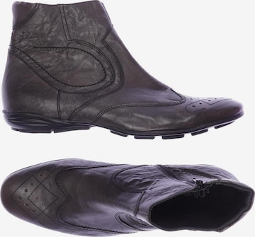 s.Oliver Stiefel 44 in Grau: Vorderseite