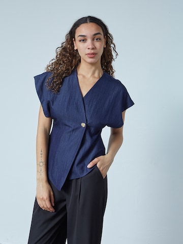 SISTERS POINT Blouse 'GEVELA' in Blue: front
