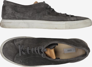 Closed Sneaker 45 in Grau: Vorderseite