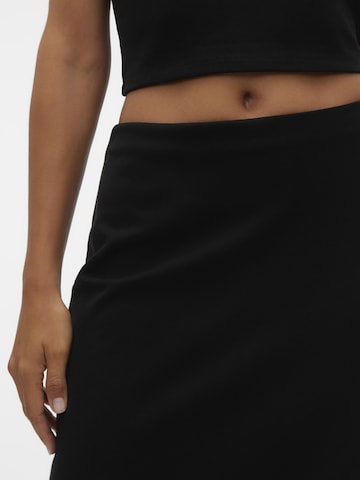 VERO MODA Spódnica 'MATHILDE' w kolorze czarny
