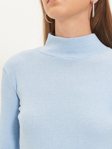 Trendyol Shirt in Blauw