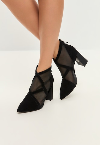 CESARE GASPARI Stiefelette in Schwarz