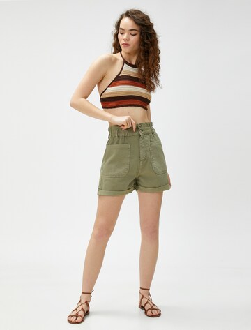 Koton Regular Shorts in Grün