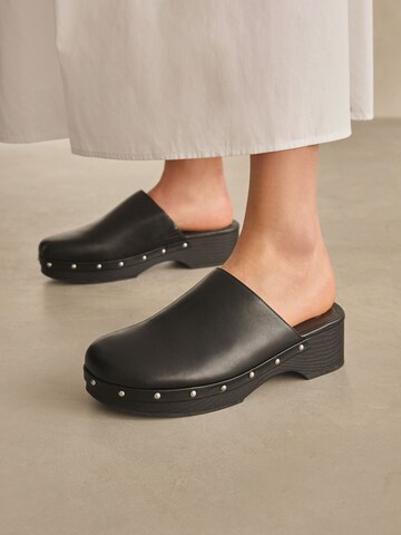 Next Clogs 'Forever Comfort' in Schwarz
