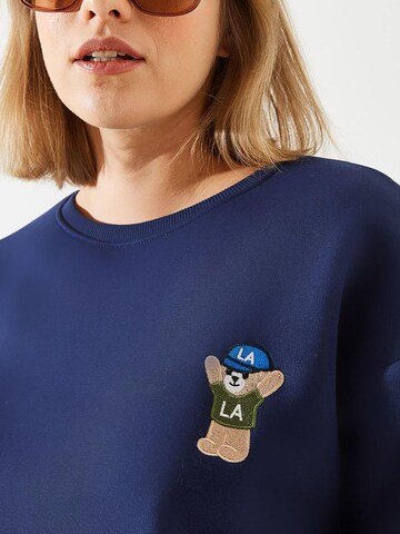 Felpa di Bianco Lucci in blu