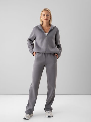 cut my fashion Trainingsanzug in Grau: Vorderseite