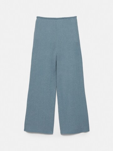 Pull&Bear Široký strih Nohavice - Modrá