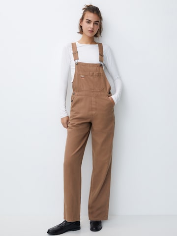 Pull&Bear Regular Dungaree jeans in Brown: front