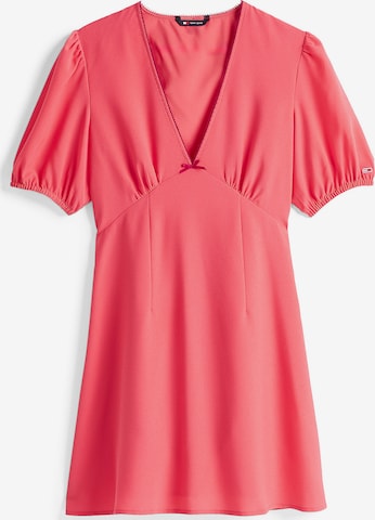 Tommy Jeans Dress in Pink: front
