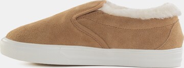 Scarpa slip-on 'Wilder' di Minnetonka in marrone: frontale