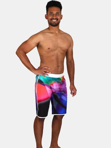 wavebreaker Badeshorts in Mischfarben