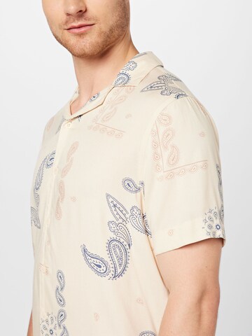 HOLLISTER - Ajuste regular Camisa en beige