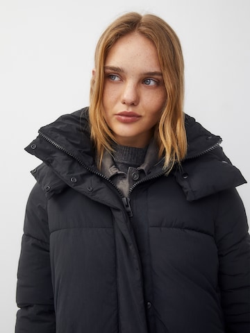 Pull&Bear Winter Coat in Black