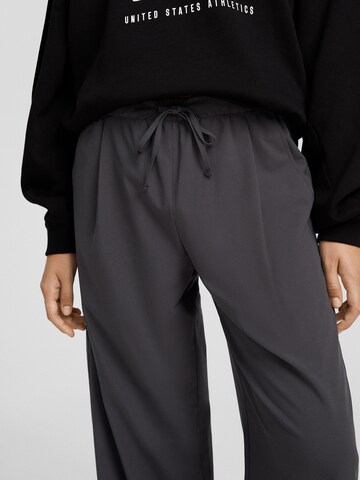 Bershka Wide leg Trousers in Grey