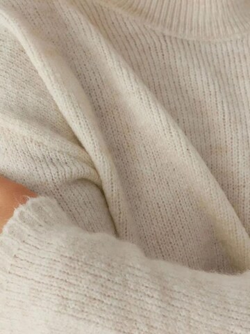 Hiccup - Pullover em branco