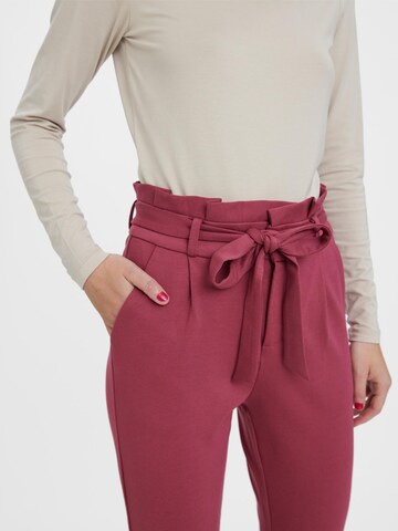 VERO MODA Slimfit Bandplooibroek 'Eva' in Roze